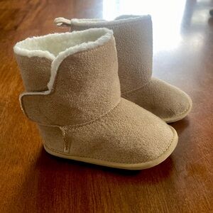 NWOT Faux Fur Lining First Walker Boots